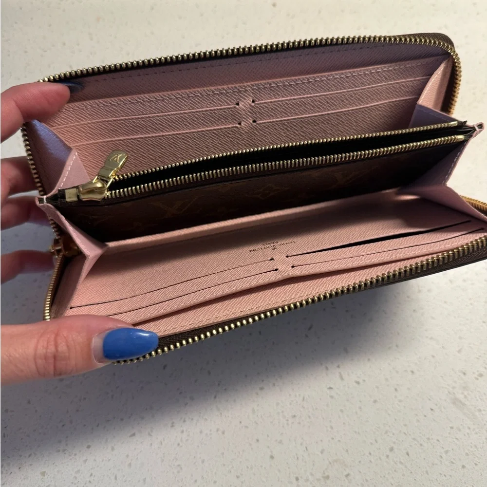 Authentic Louis Vuitton clemence wallet